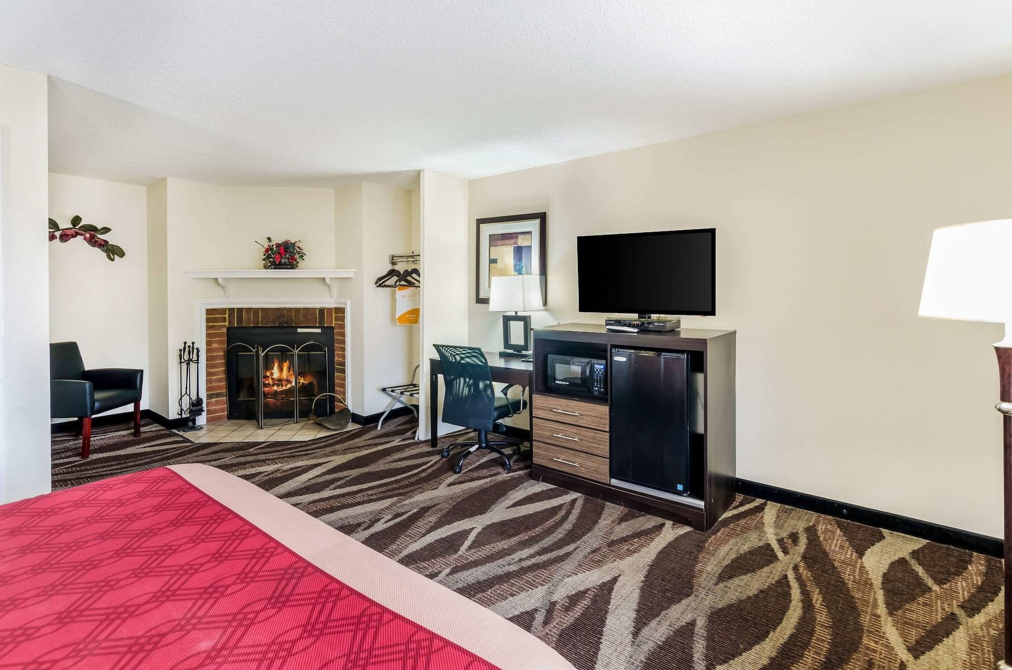 Econo Glade Springs I-81 Lodge *