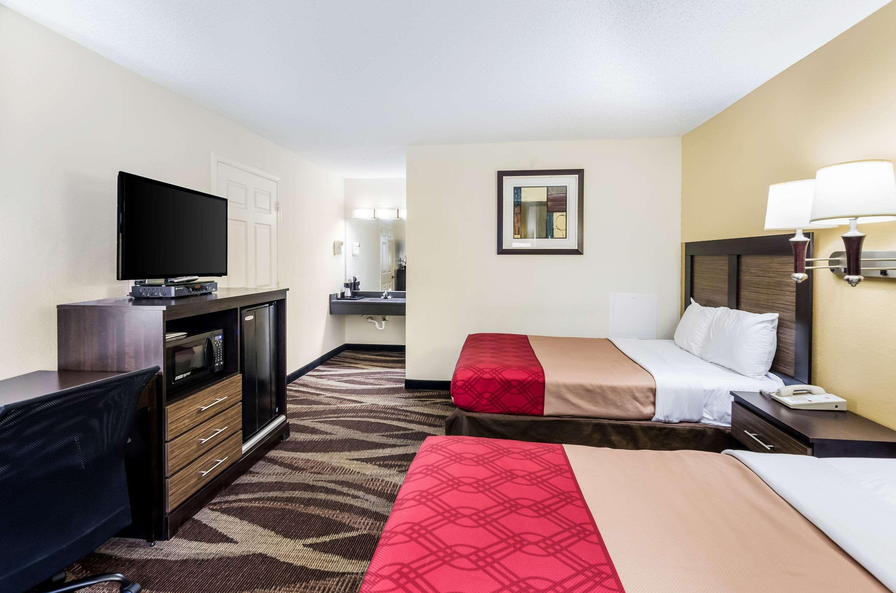 Econo Glade Springs I-81 Lodge *