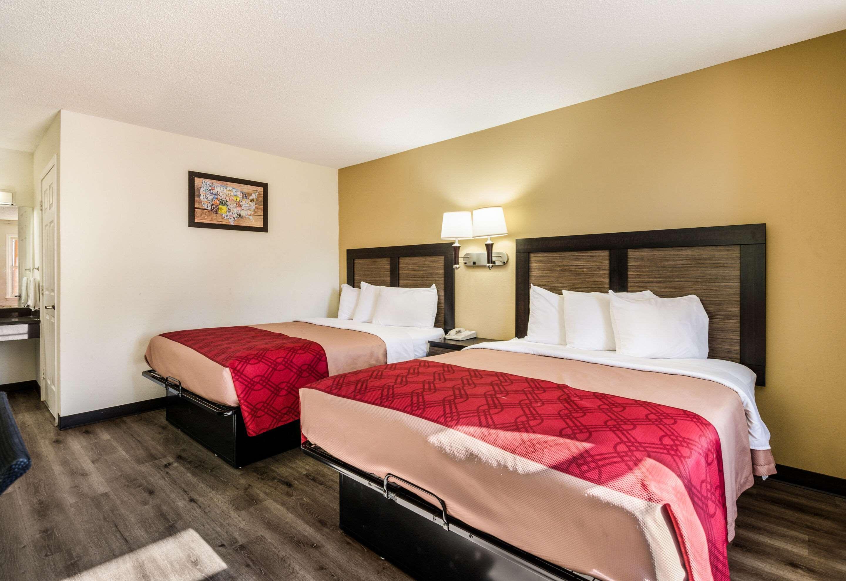 Econo Glade Springs I-81 Lodge