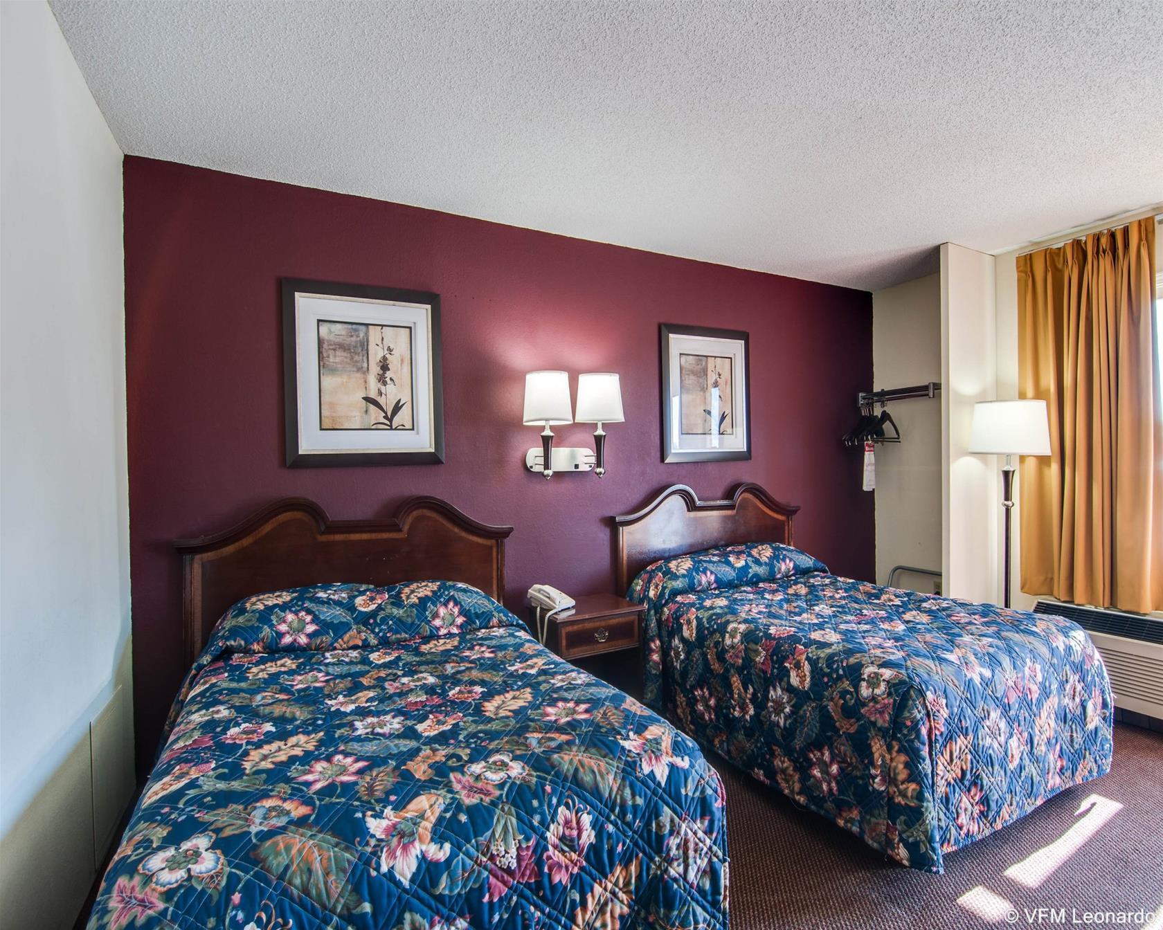 Econo Glade Springs I-81 Lodge *