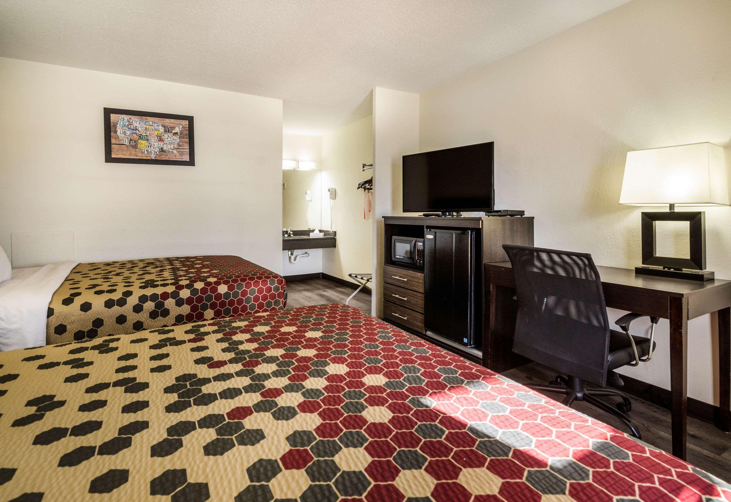 Econo Glade Springs I-81 Lodge *
