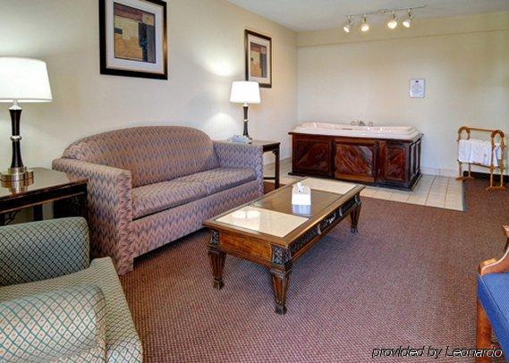 Econo Glade Springs I-81 Lodge